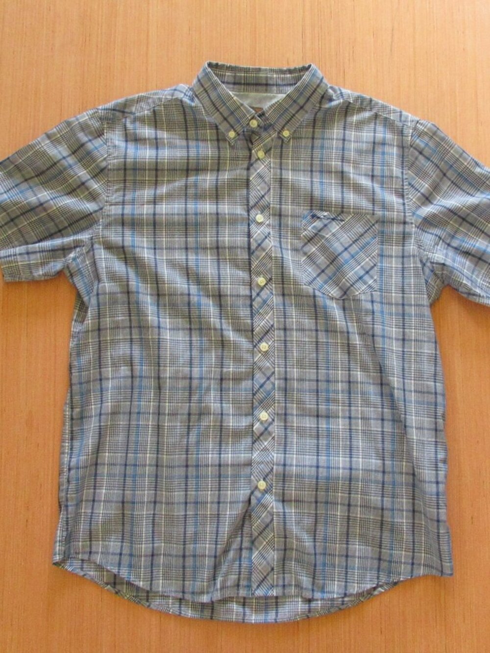 Ben Sherman Plaid Short Sleeve Button-Up Shirt – Size Large – Blue